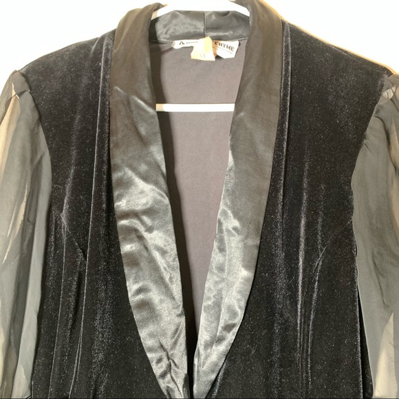 Vintage black velvet v neck one button dress top  illusion sleeves sz M - Picture 6 of 13